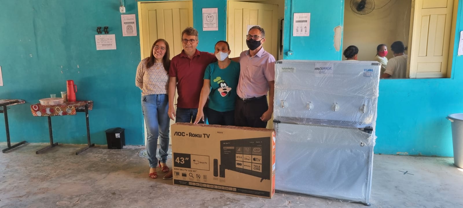Prefeito João Luiz visita escolas da rede municipal e entrega equipamentos